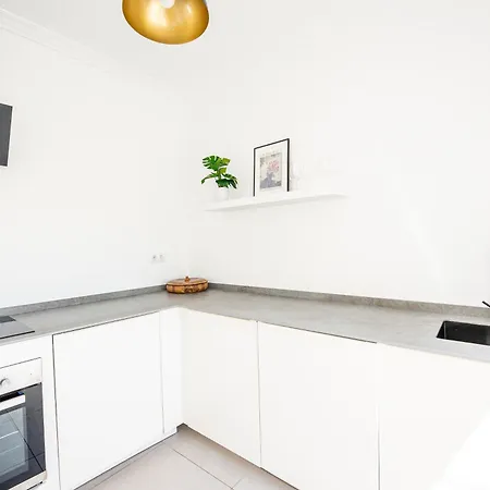 The 2nd In The 14 Alvarez Street Apartment *